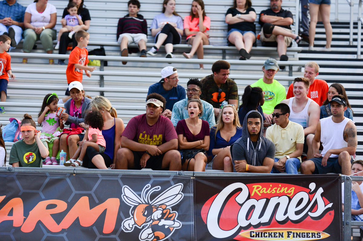 WillyOrji's tweet photo. College-bound seniors in attendance to cheer on #SpringSwarm - Galloway, Ukeh, Warren, Veasley, Thomas - #LoveDemBoyz http://t.co/SMUUY1aKOQ