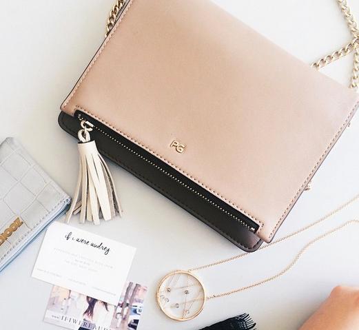 PurificacionGar's tweet photo. Luz suave para nuestro bolso #alade3. Encuéntralo aquí: http://t.co/b0lnV6qgul Photo by @ifiwereaudrey http://t.co/hSenvg0Joj