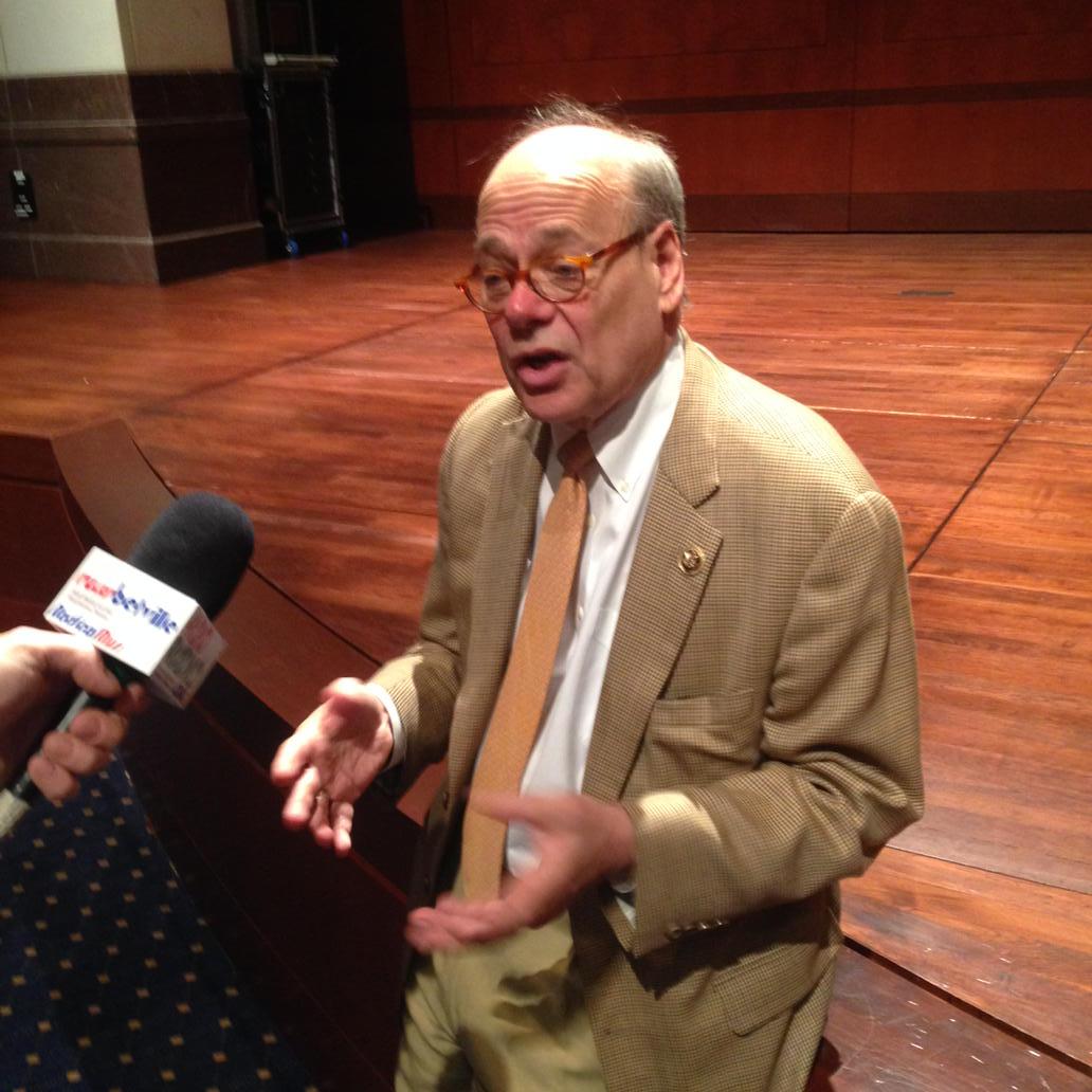CelebStoner's tweet photo. At the Capitol with #NORMLDC - Rep. Steve Cohen on Hillary: "She hasn't been good on marijuana. It's bizarre" http://t.co/Cta0f28tjK