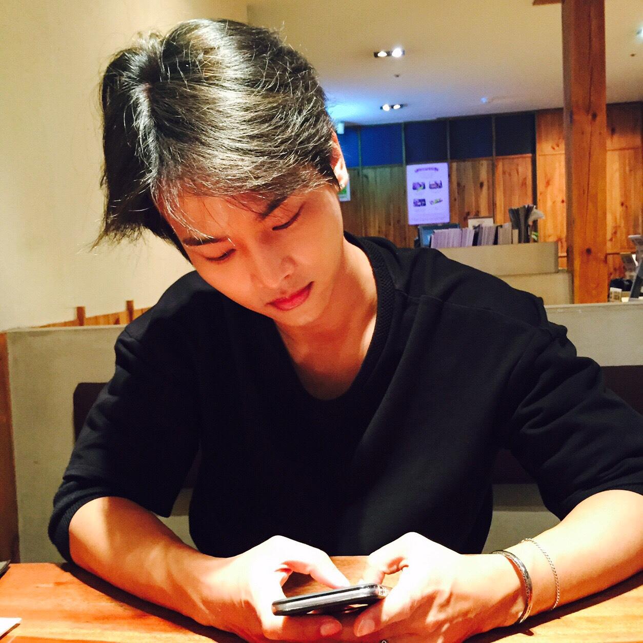 CFiOKFIVEAARno7.jpg:orig