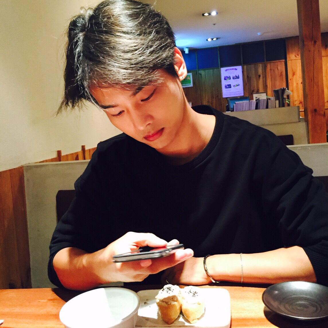 CFiOUSCUMAIf2nv.jpg:orig