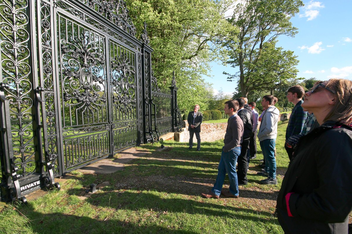 Thank you <a href="/Blacksmithnik/">Nick Bates</a> for the tours to see the superb #conservation of the @PetworthHouseNT Tijou gates