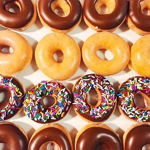 krispykreme's tweet photo. Save the date: Celebrate #NationalDoughnutDay on June 5 with a FREE doughnut of your choice. (US/CAN) http://t.co/SheVo1xGZe
