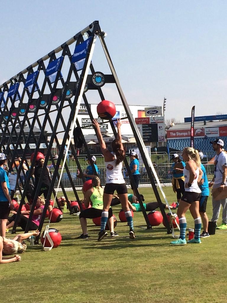 Helouise Strauss tweet media