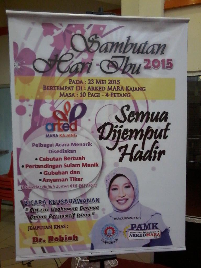 CintaGaleri's tweet photo. Gcs crew will be there with lots of offer and promos 💖 http://t.co/4FNTbeLinj