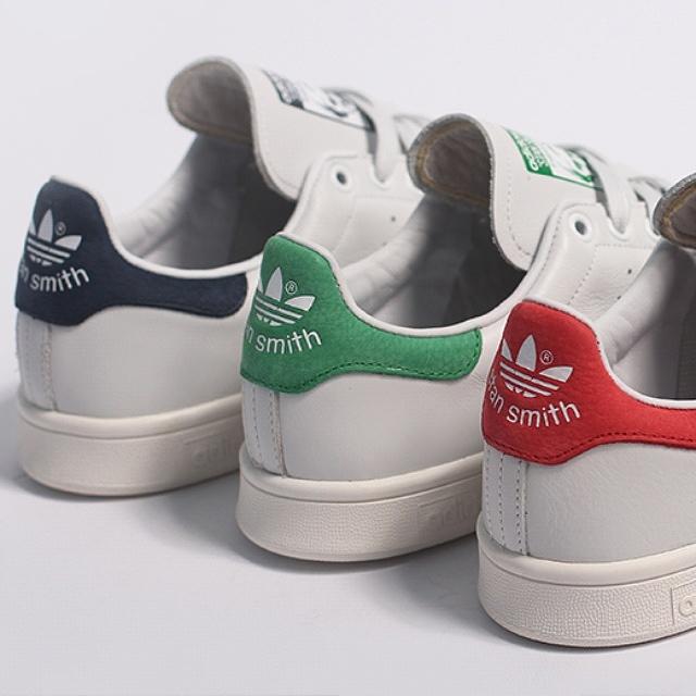 tuzapabarata's tweet photo. Bajada de precios.
Adidas stan smith el modelo mas famoso de adidas
42€ todo incluido http://t.co/I1LS53xdtA