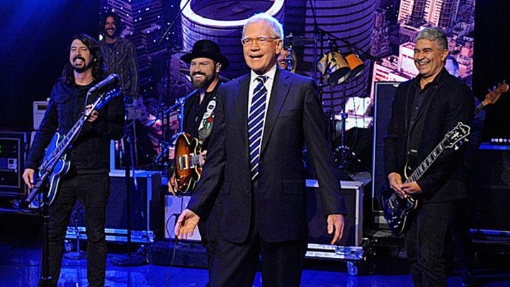 Celebrating David Letterman's last show - Top 10 Musical Moments. #ThanksDave rol.st/1F3IA7M <a href="/RollingStone/">Rolling Stone</a>