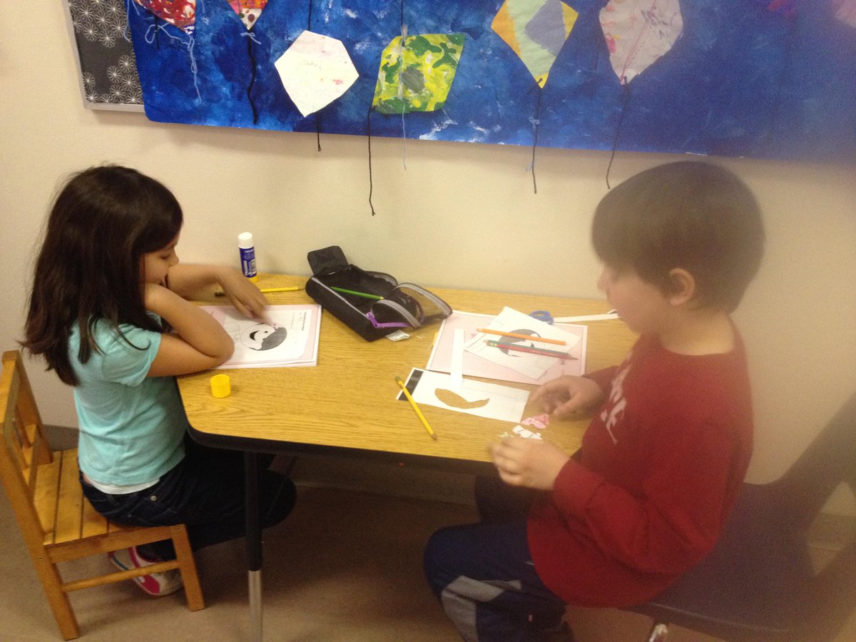 saraheverett49's tweet photo. Two students working together to make connections #learningcommons #deepthinkingconnections @EHNews http://t.co/HniTYDvqnS