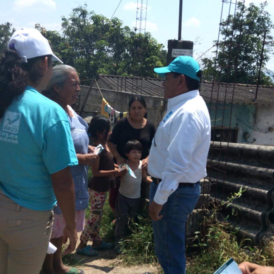 jorgesolergomez's tweet photo. En #Tuzamapan les reitero mi compromiso para trabaja por el bienestar de nuestro #Distrito9 #NuevaAlianza #VotaNA http://t.co/HcfnC1Aizq
