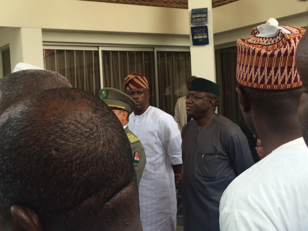 yaman0206's tweet image. "@DOlusegun: 😊😊😊😊😊😊😊😊 http://t.co/zWCpJDpva2" how awkward a trip. Wish I could be a fly and see all for myself. #humilitypays