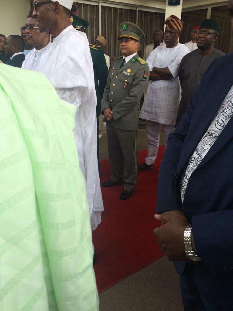 yaman0206's tweet image. "@DOlusegun: 😊😊😊😊😊😊😊😊 http://t.co/zWCpJDpva2" how awkward a trip. Wish I could be a fly and see all for myself. #humilitypays