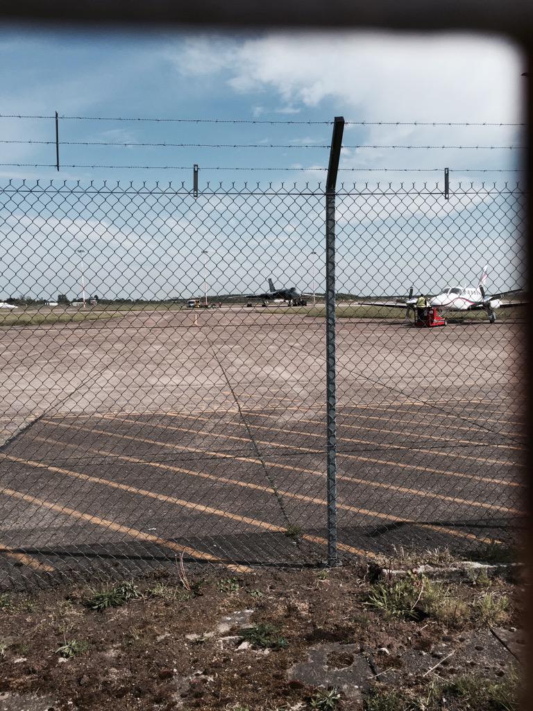 maverickwhite1's tweet photo. @XH558  that's how close I am to her and she's going up http://t.co/tToGVCmzkb