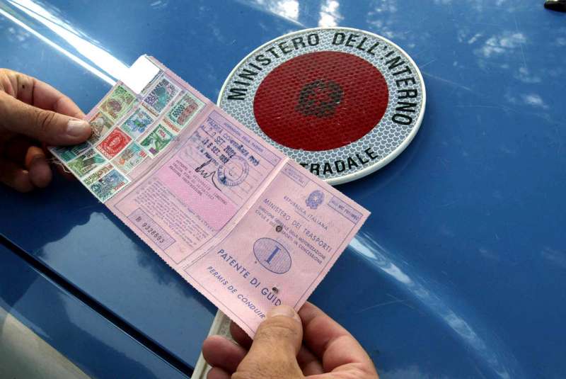 Sicurezza stradale, si studiano pene più severe per l'omicidio al volante bit.ly/1dmQGS0