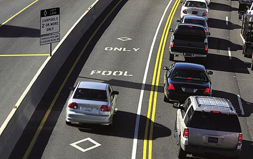 Il carpooling rende le strade più sicure. Guidatori più responsabili con passeggeri a bordo bit.ly/1F3MgX7
