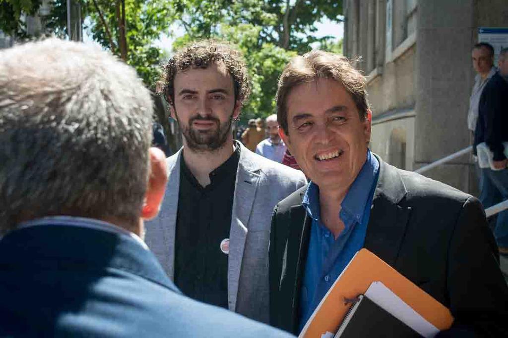 janllam's tweet photo. Con @LuisGanaMadrid en el Centro de Pontones. Exigiendo revertir la privatización sanitaria del PP donde comenzó http://t.co/TeW2O9oDrh