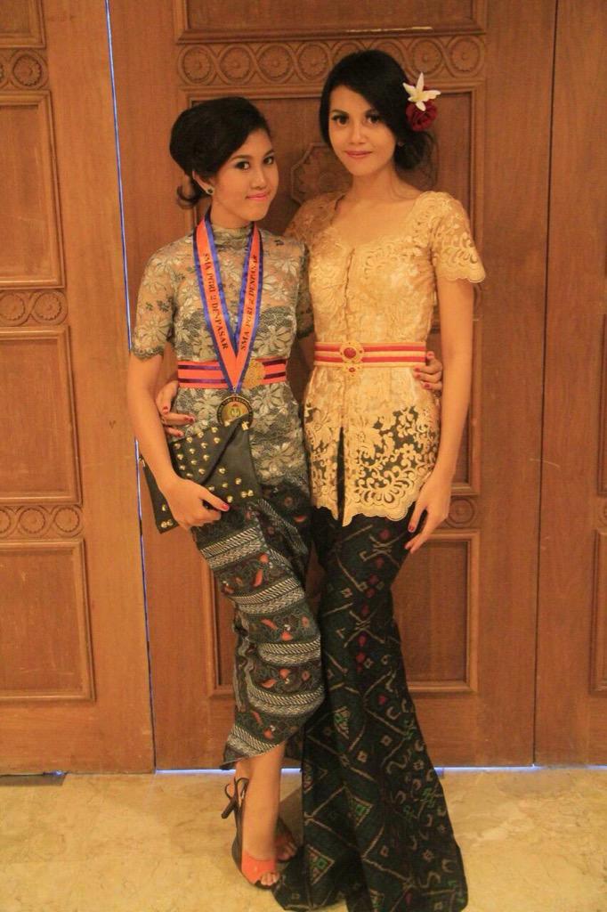 TyasNovitriana's tweet photo. Sama duta endek regrisma 😘😘 http://t.co/AOdlF6szzP