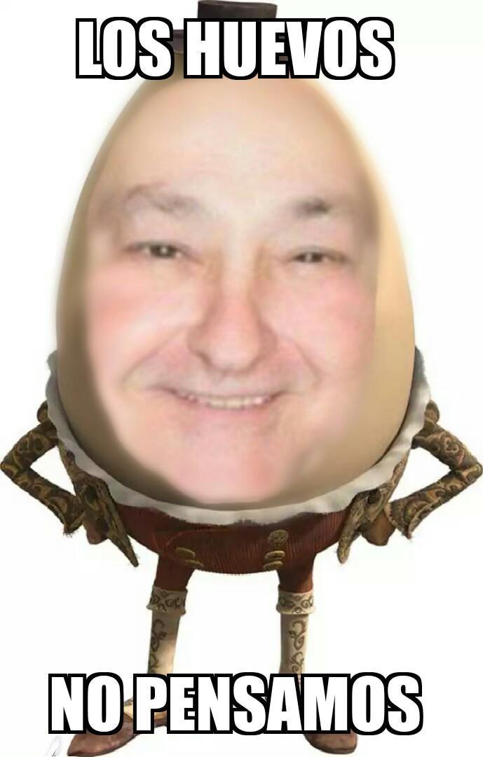 ReHio's tweet photo. Un huevo hablando de huevos 
#LOSHUEVOSNOPIENSAN http://t.co/Pq5C28EyDC