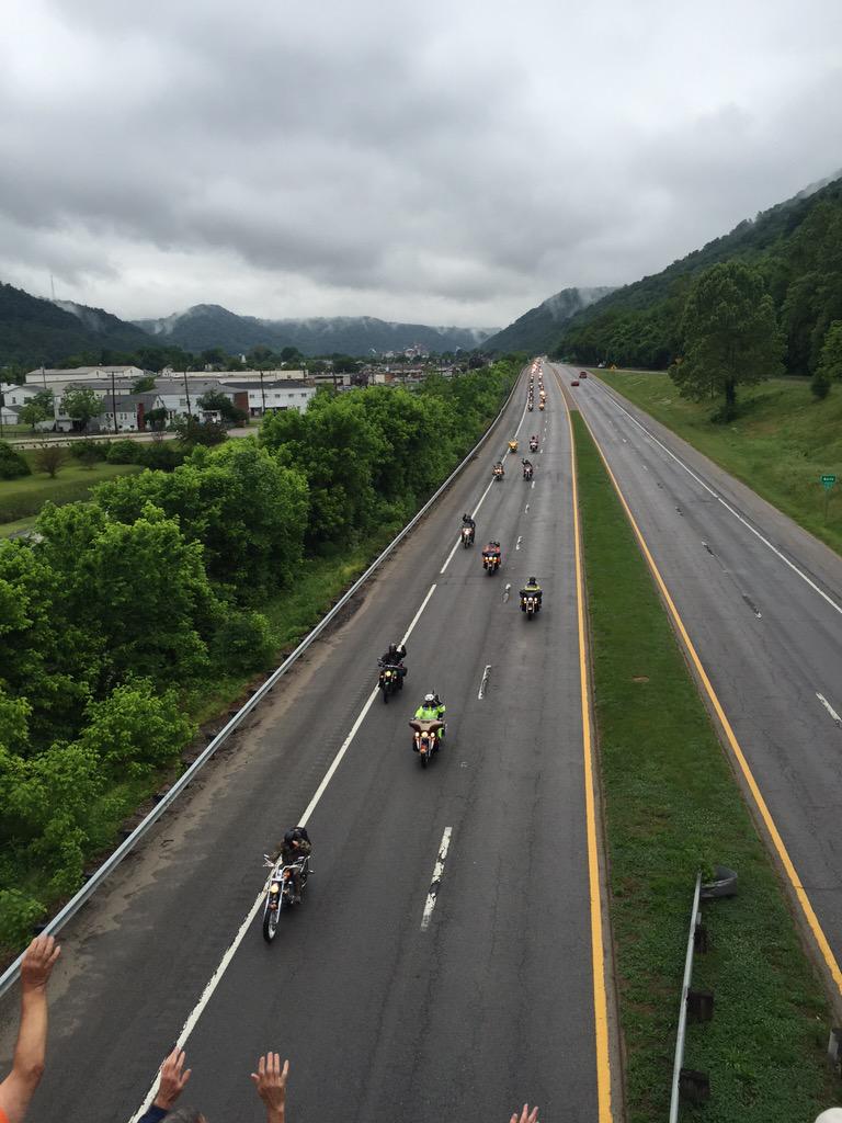 BelleFireDept's tweet photo. Members of the Belle FD and local citizens saluting the annual Ride to the Wall participants. http://t.co/GioShaZgmo