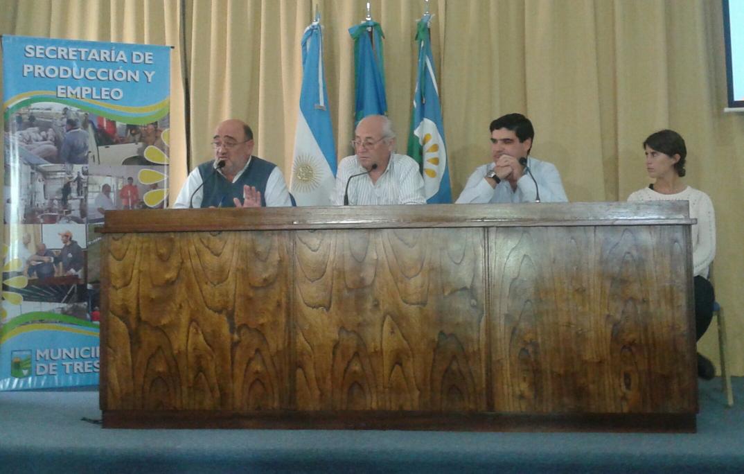 BAintegra's tweet photo. En Tres Lomas compartiendo el 6to encuentro del Grupo de Innovación de Secretarios de Producción @InnovacionLocal http://t.co/2iPLEF2L00