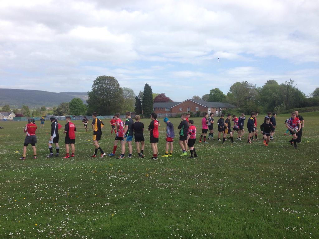 CVSRU's tweet photo. Great turn out of U14 (year 9) players from all 4 Cynon Valley comprehensives for the talent ID day #CVSRU http://t.co/sGc2IuckWn