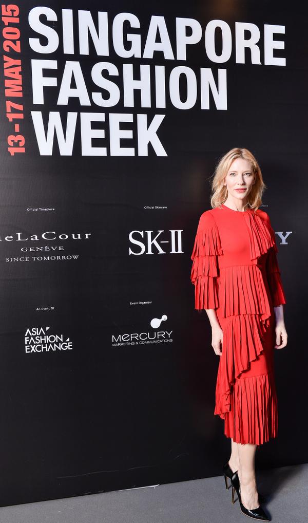 UpNotes's tweet image. Cate Blanchett at Singapore Fashion Week in a #Gucci FW15 red ruffled silk georgette dress. #AlessandroMichele @gucci