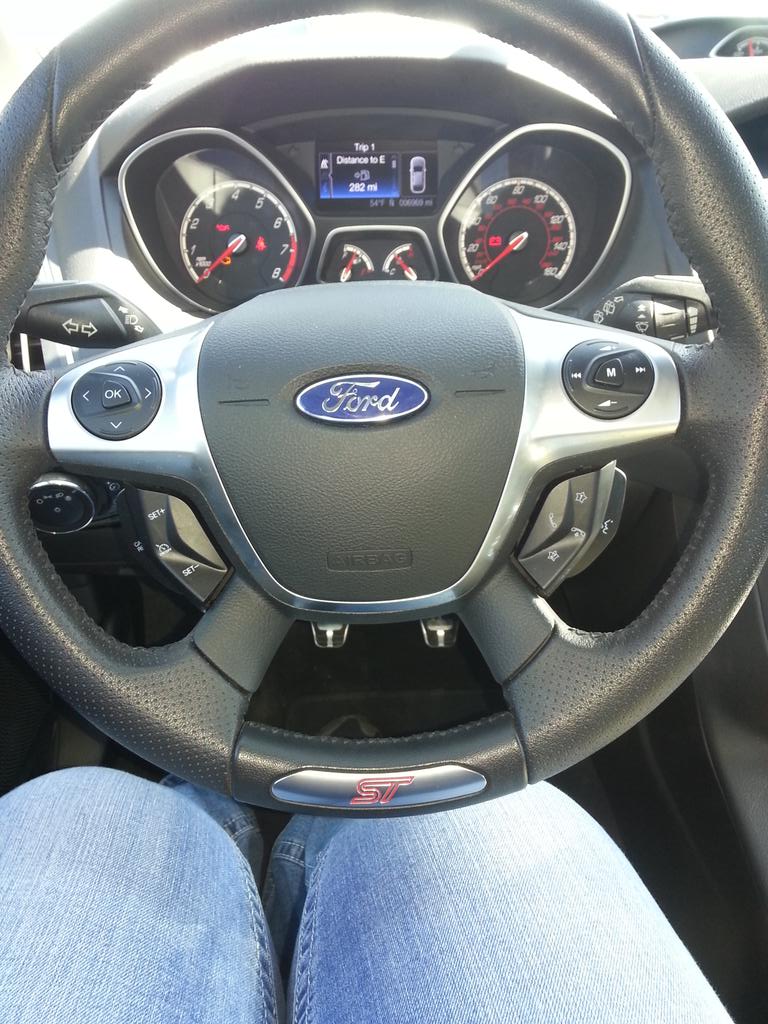 nikkilea09's tweet photo. #FocusIn5 #focusST Sporty and fuel savvy!! @FordFocus @Ford Nicole S. Marmie Ford, Great Bend, KS @teague_johanna http://t.co/jkkhBuSNKd
