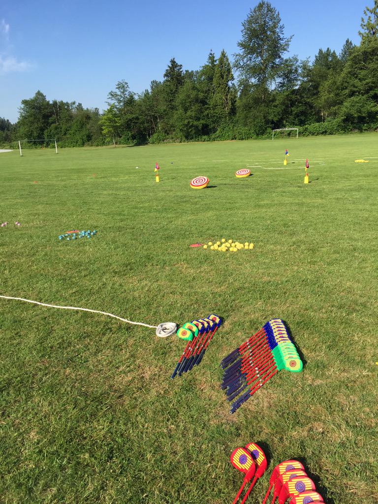 saundersrodgers's tweet photo. All ready for another great day w the #BlueMtnElementary school program!  #growthegame #firstswingcanada @snaggolf http://t.co/p4ddrlN8Yl