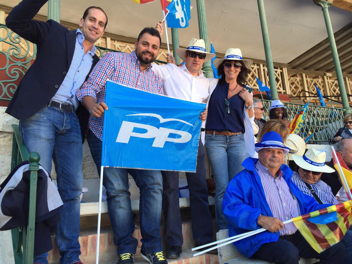 PP_Benissa's tweet photo. @PP_Benissa ja ha arribat a la Plaça de Bous de València per a assistir al Míting Central #AhoraPPCV http://t.co/XWAYHYj7cs