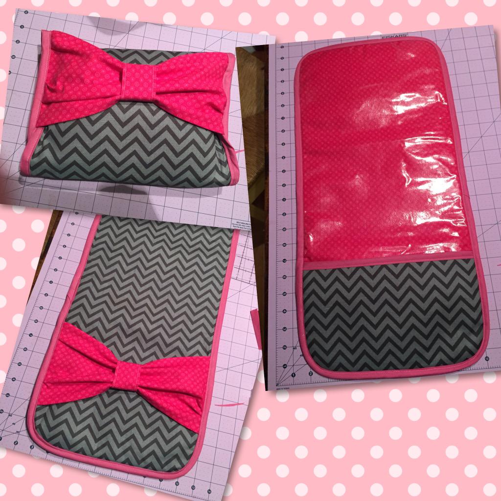 TheStitchLab's tweet photo. Newest #creation a #baby changing pad with a pocket and a #bow! So #cute and #chic #thestitchlab http://t.co/mQ3Gdx1oaS