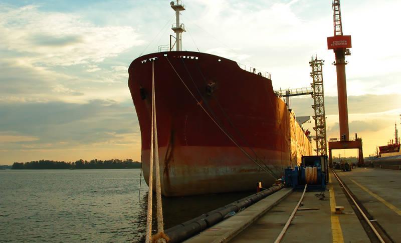 PortTechnology's tweet photo. The Importance of #Security at Ports: http://t.co/TCndLbugTr @maritimesec @neptune_ms http://t.co/rdySXX4Q5j