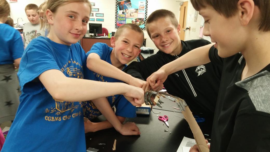 sherschwabby's tweet photo. We made mechanical hands #STEM @CGBSchools #makers #NASArobotics http://t.co/GdUeAq56BE