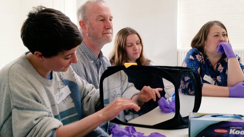 JohnMcArts's tweet image. Fab #ccFirstDecade volunteers&apos; session on #ObjectHandling today @Lifthub! @CraftsCouncilUK @HLFLondon @holly__burton