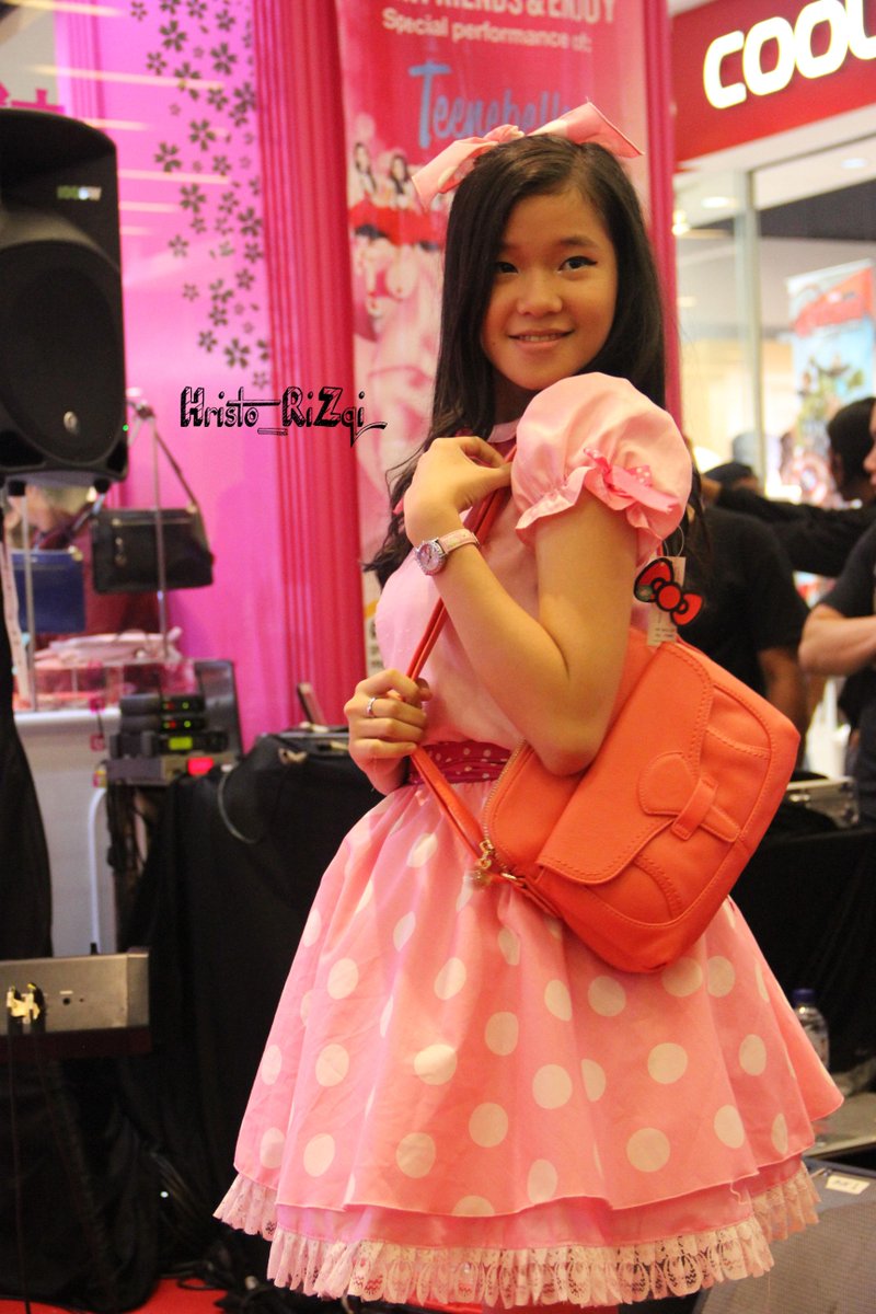 "<a href="/StefaNers_ID/">StefaNers Indonesia</a>: #SharePictTeens @Teens_Shieren at Launching Friends Studio, Kota Kasablanka 17.05.15 ""