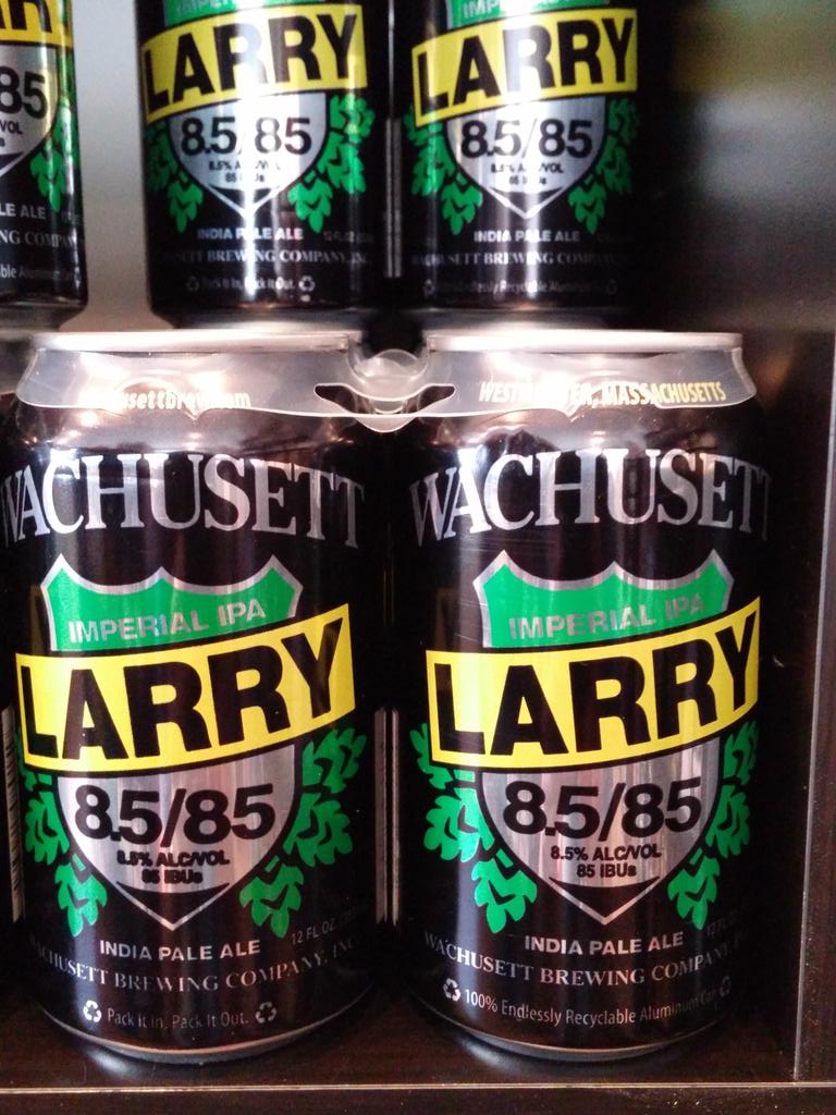 cbc_winchester's tweet photo. Thanks for stopping by @WachusettBrew. Free Hop Rhizome w/Larry 6pk! #Freshops http://t.co/kt3xvRdX6k