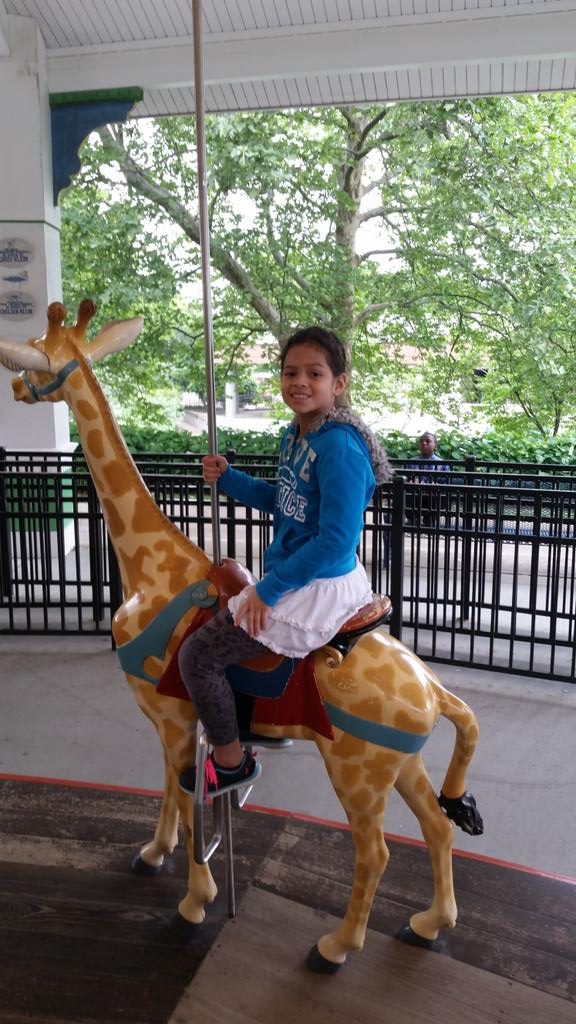 pmmullin's tweet photo. Mrs. Mullin's students enjoying the zoo thanks to http://t.co/WMtBzHcemy! @SHESWildcats @GCCSchools http://t.co/OXBSJGmfCH