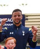 GoonerAGG's tweet photo. HOW IS KYLE WALKER CELEBRATING AN ARSENAL VICTORY AT WHITE HART LANE HAHAHA HAHA Im DEAD LOOK AT HIS FACE http://t.co/iVkwU4K8A2