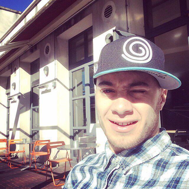 CamyClothing's tweet photo. #CamyRepost from @Lukas_Tyrell chilling in the sun in Ireland 🌀 http://t.co/qD7caPol2u
