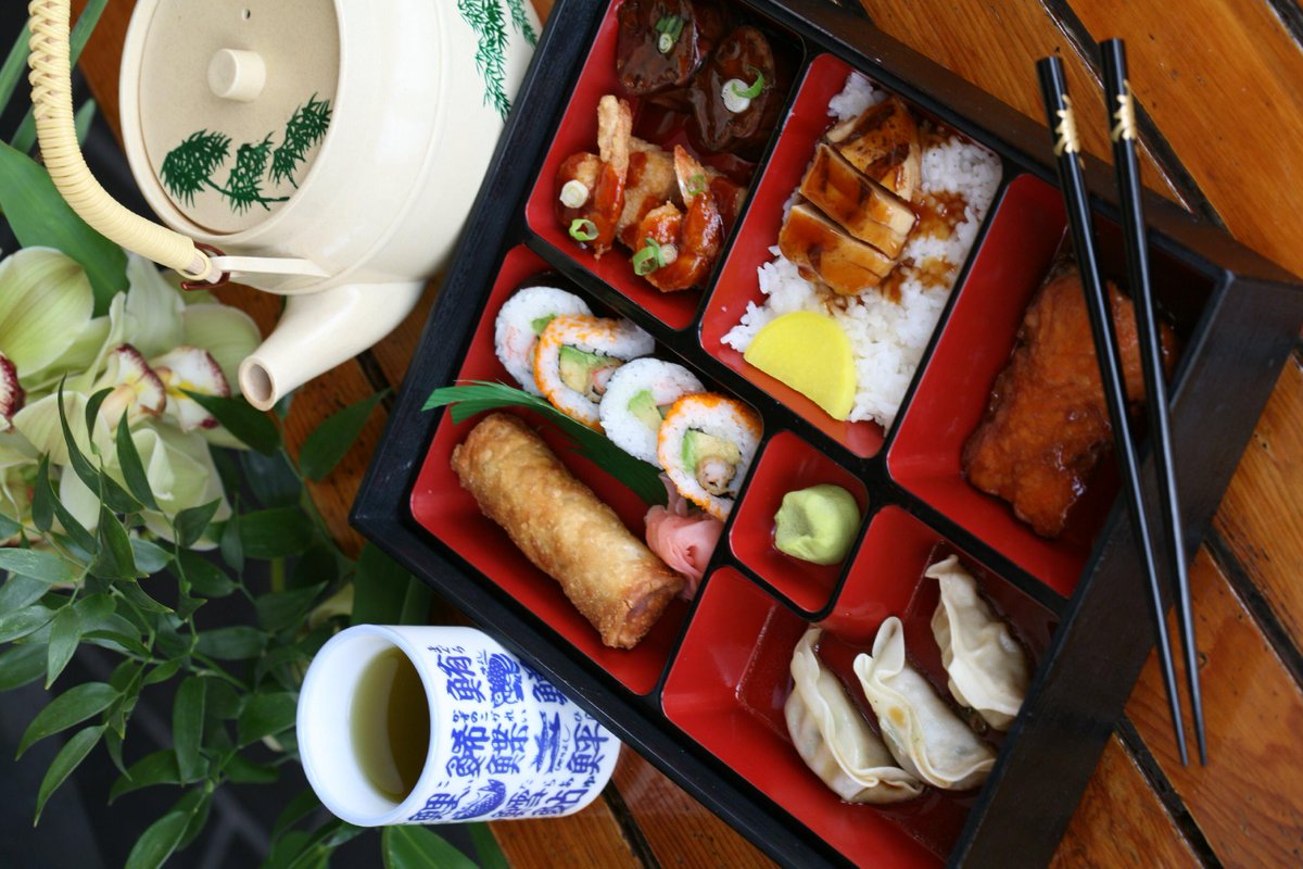 morikamimuseum's tweet photo. Nothing says “treat yourself” quite like this bento box lunch! #CornellCafe http://t.co/OLlzLVbfpG