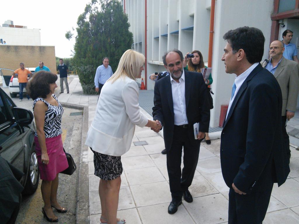 pde_rwg's tweet photo. Commissioner @EU_Regional @CorinaCretuEU visiting institute #ForthIceHt at @pde_rwg http://t.co/5zjGnbncwq