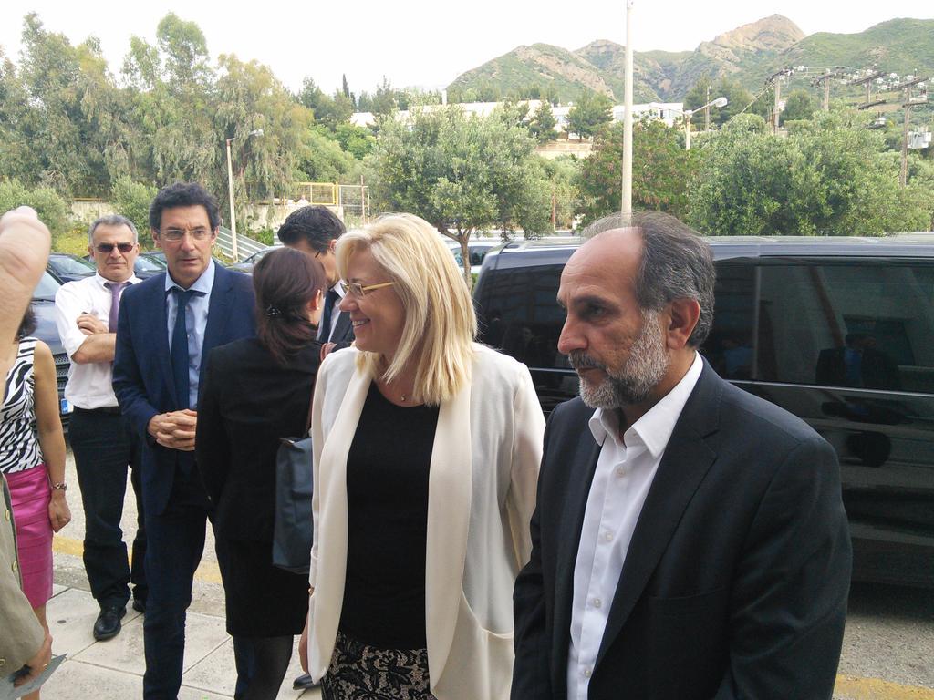 pde_rwg's tweet photo. Commissioner @EU_Regional @CorinaCretuEU visiting institute #ForthIceHt at @pde_rwg http://t.co/5zjGnbncwq
