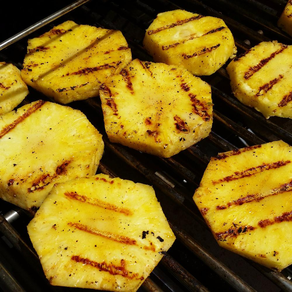 ChefHandler's tweet photo. When in doubt, grill it. Fresh, healthy and quite tasty. #chefhandler #hautemess #steampunk #ranchochiquita http://t.co/AZQTjRmTwF