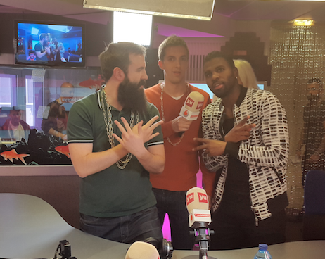 vodafoneyu's tweet photo. Vamos a rapear con @JasonDerulo el aútentico #yuRapMierder de MC @davidbroncano http://t.co/83lp0Z5bov #yusonDerulo http://t.co/xJVV11CiQd