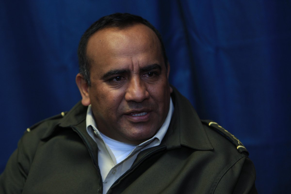 MrodriguezDCA's tweet photo. @DiariodeCA Hugo Rodríguez, vocero del Ejército desmiente rumores de posible renuncia de Manuel López Ambrocio, 1/2 http://t.co/speGrer8b4