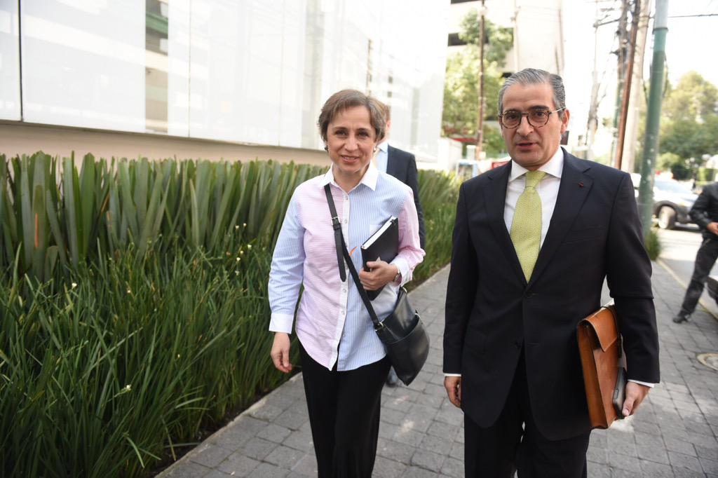 epigmenioibarra's tweet photo. "Esta batalla es x la libertad".Acompañemos en la red a Carmen q esta en MVS. #EstamosConAristegui Se suman c RT? http://t.co/SyUm0EDC5j
