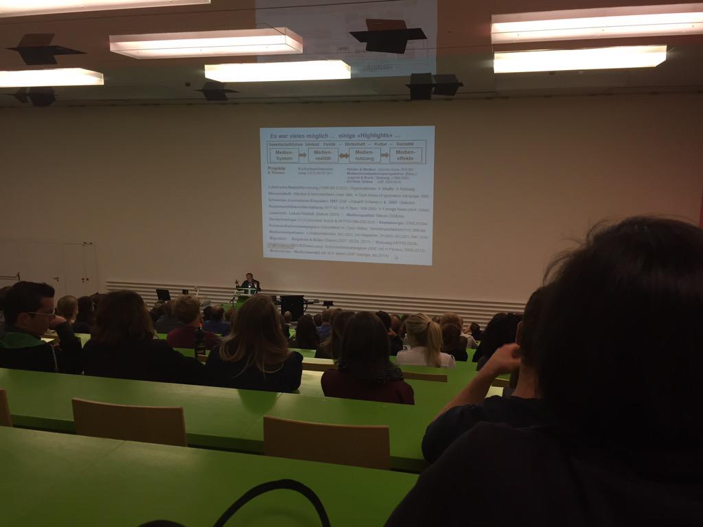 LukasGolder's tweet photo. Erfüllte Gedächtnisarbeit mit fantastisch gefüllten Folien: Abschied #Bonfadelli @PublizistikUZH http://t.co/uiPXSm2Lr4