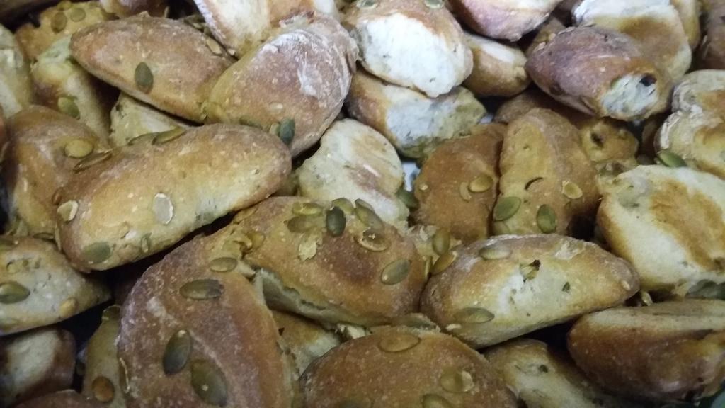 <a href="/bakkerwijnand/">Wijnand Stegeman</a> verzorgt vanavond de broodjes. Bedankt Wijnand! #netwerken #samenwerken