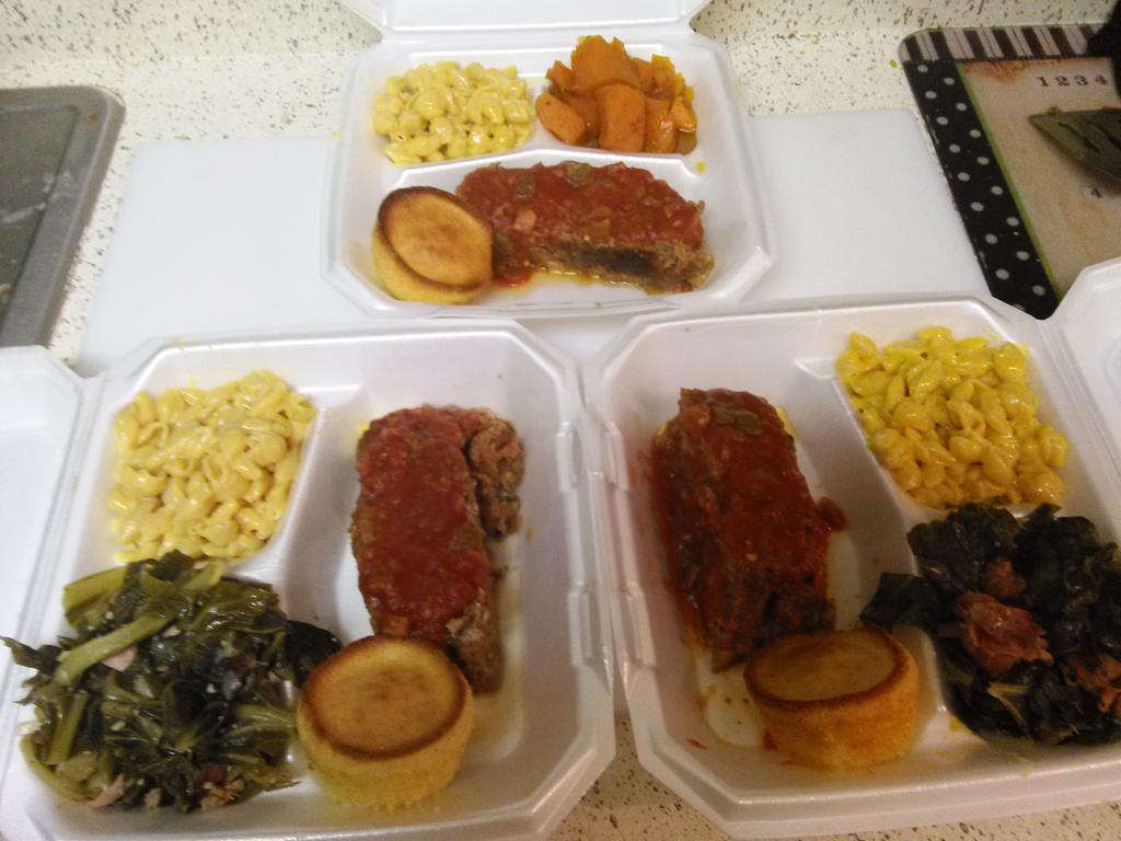 chefivyskitchen's tweet photo. Meatloaf with Mac &amp; cheese, sweet potatoes, and collards #soulfoodgottaloveit! http://t.co/ErCXYYIGji
