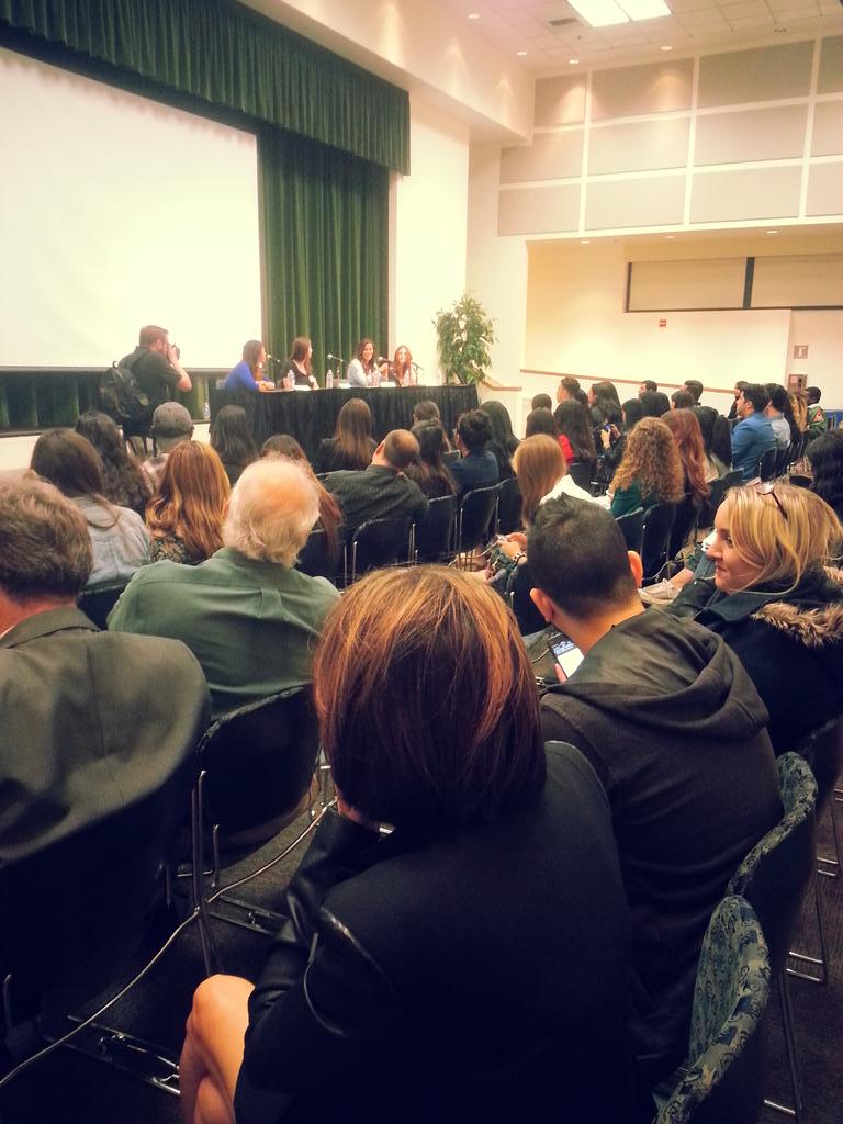 comeventsCPP's tweet photo. The #Blogging and #Vlogging Panel is a hit at #COMDAY2015

#CalPolyPomona #CPP http://t.co/TbigZWoNix