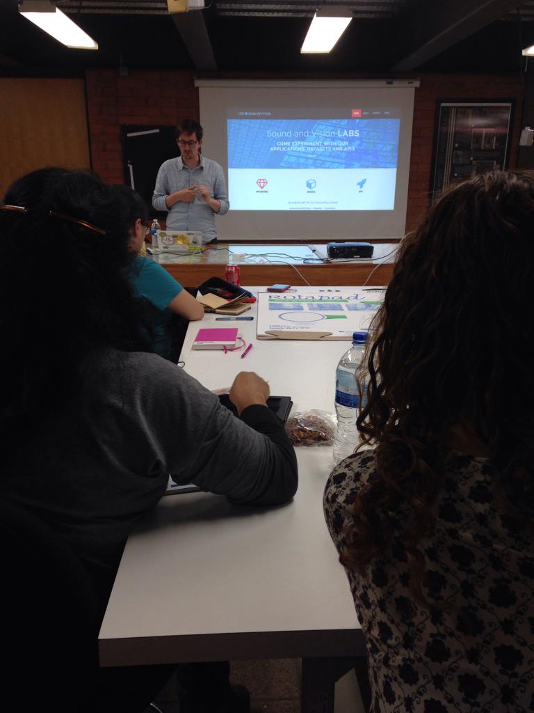 SIPAD_MX's tweet photo. Segundo día del curso con @erwinverb en la @encrym #digitalcollection #access #colaboration http://t.co/zaKSqRFgWN