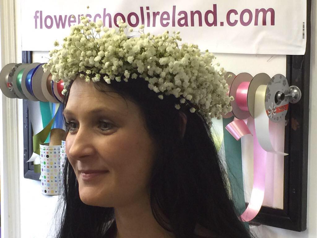 kayflowerschool's tweet image. #Floralcrowns #flowerclasses #FlowerSchool #gyp #babysbreath